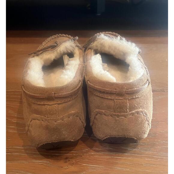 UGG Women's Suede Moccasin Slippers with Shearling Lining size 8.5 - Picture 2 of 7